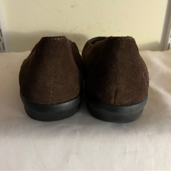 Clarks Artisan Womens Brown Suede Ballet Flats Slip On Comfort Shoes size 8.5M - Picture 3 of 4